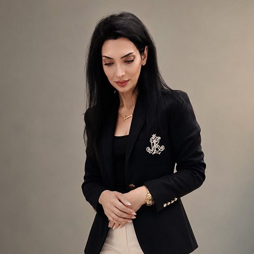 Portrait of Afsaneh, founder of Luxe By Afsaneh